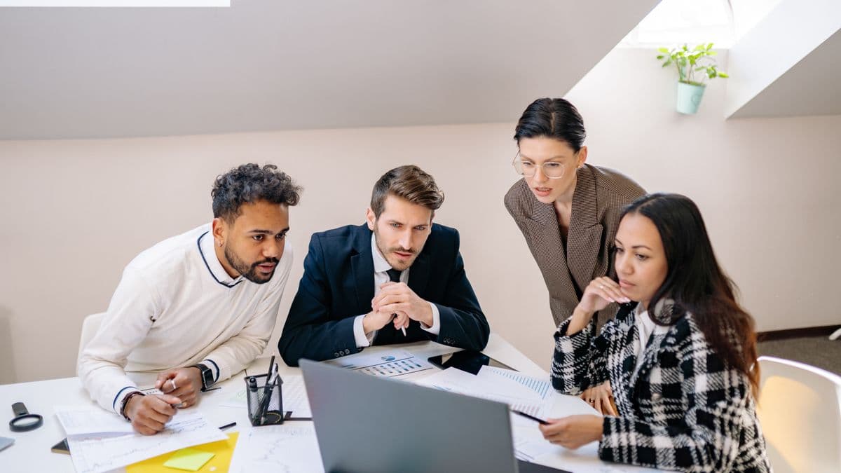 CSAT Risk Alerts — Leadify Service CRM